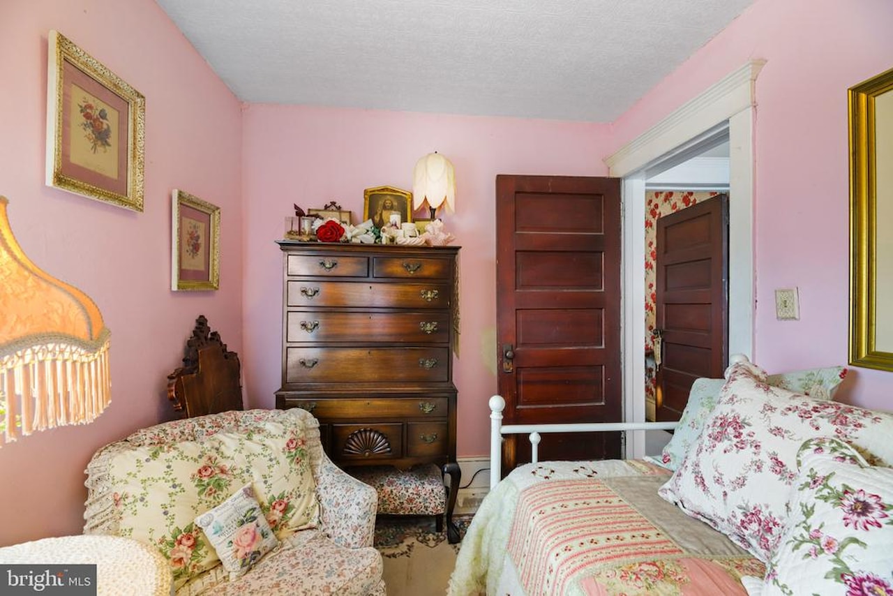  Real Estate for Sale - 207 Williams St in Berlin Photo 26