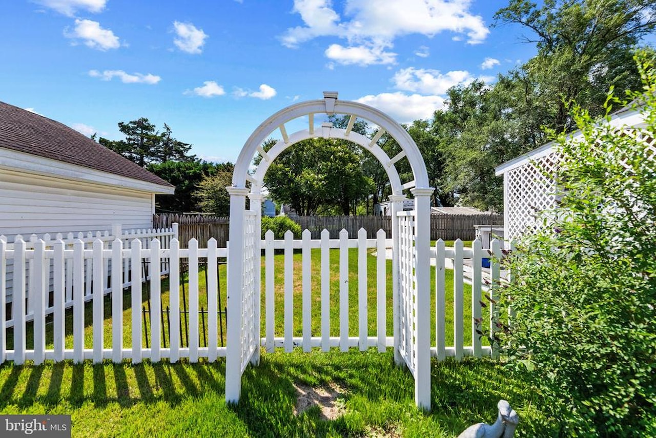  Real Estate for Sale - 207 Williams St in Berlin Photo 41