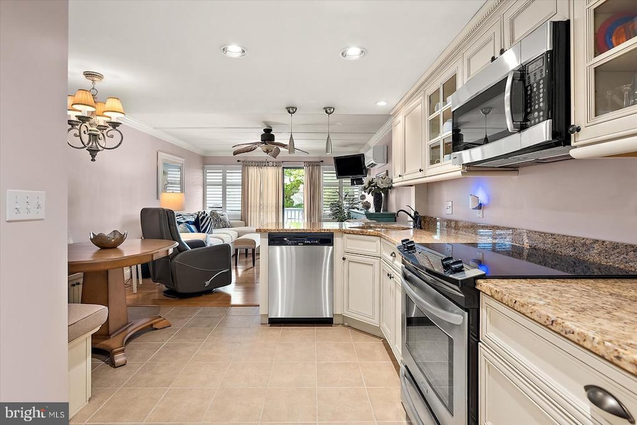 Seven Seas Real Estate for Sale - 15 35th St #101 in Ocean City Photo 16