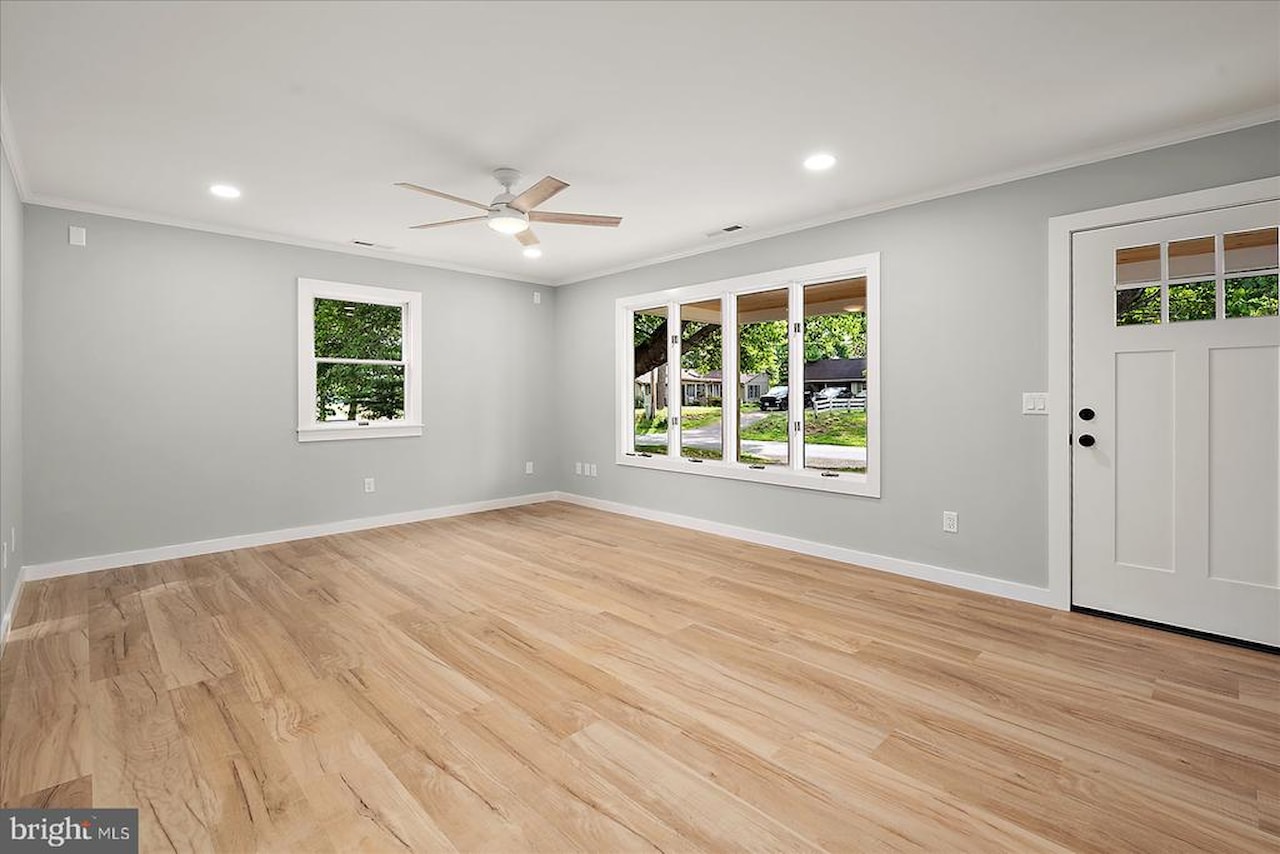 Real Estate for Sale - 100 Esham Ave in Berlin Photo 10