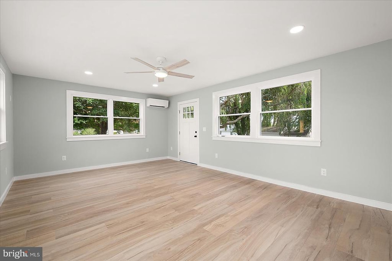  Real Estate for Sale - 100 Esham Ave in Berlin Photo 19