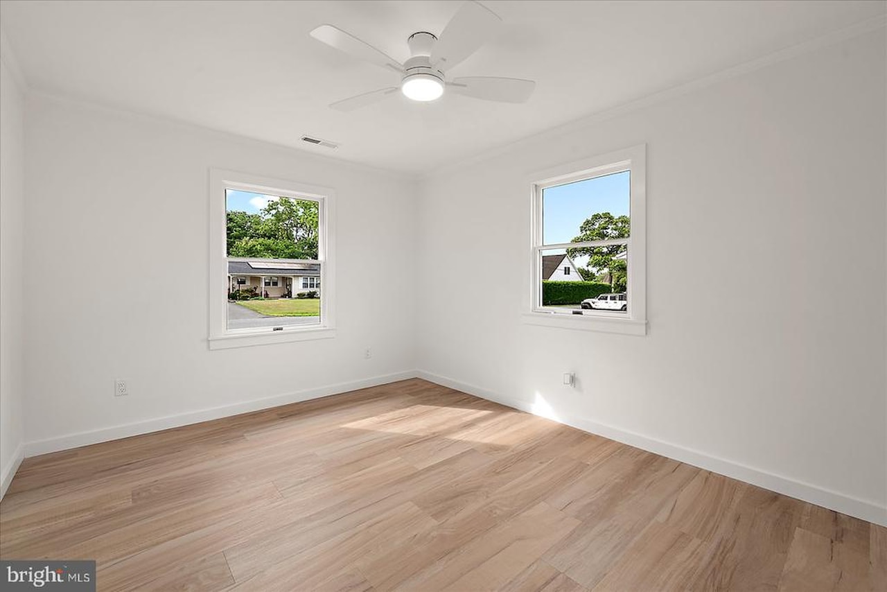  Real Estate for Sale - 100 Esham Ave in Berlin Photo 26
