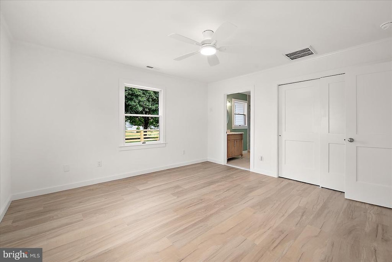  Real Estate for Sale - 100 Esham Ave in Berlin Photo 22