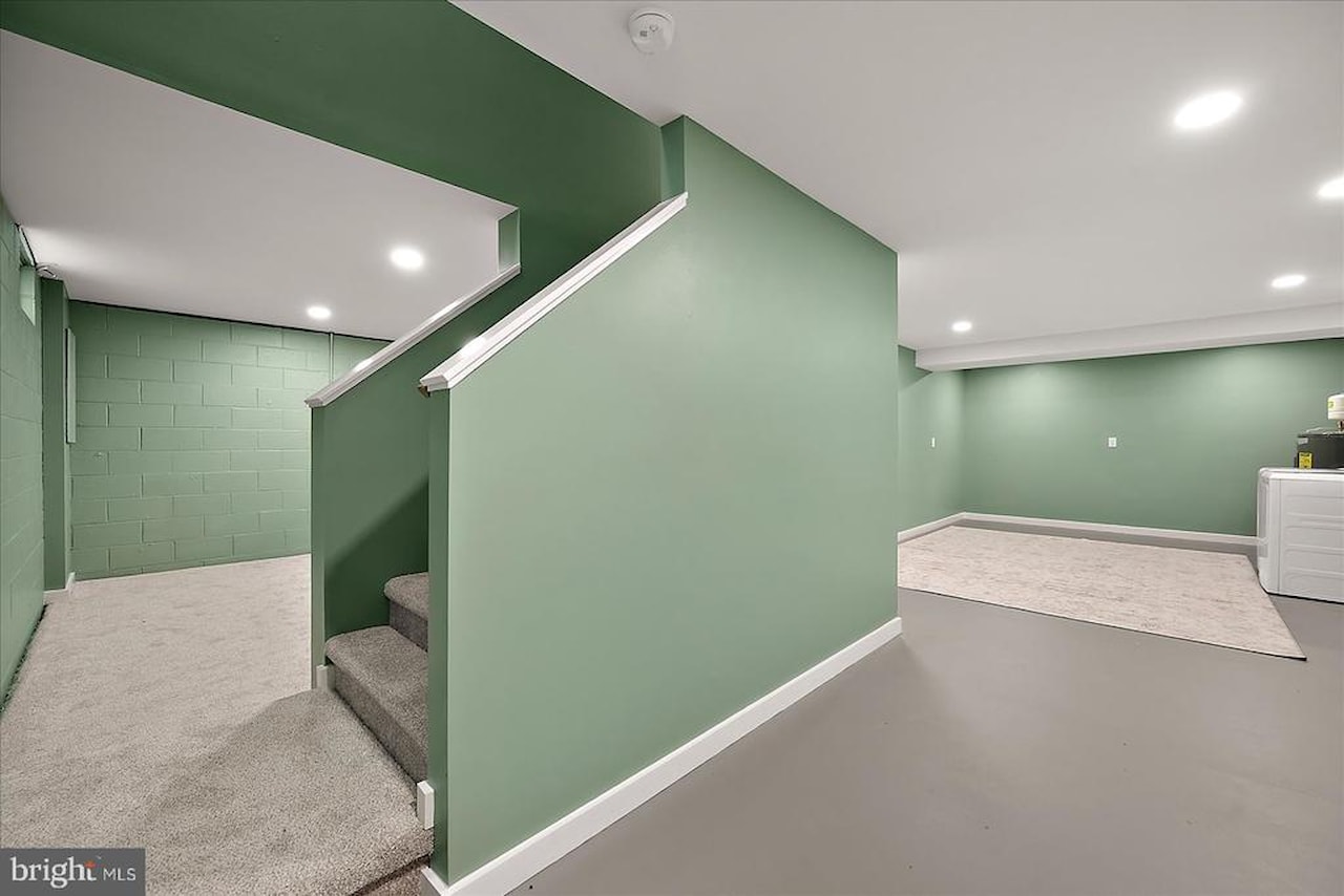  Real Estate for Sale - 100 Esham Ave in Berlin Photo 35