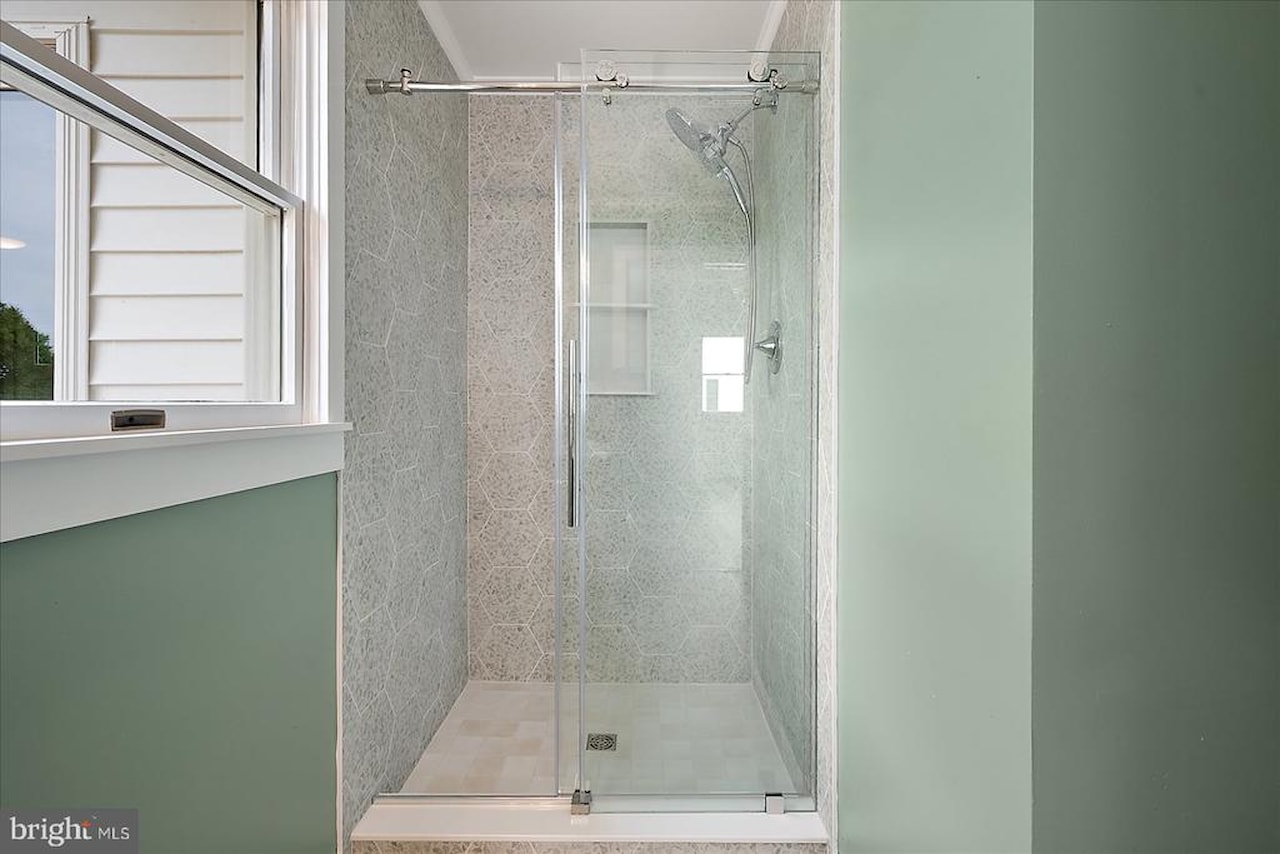  Real Estate for Sale - 100 Esham Ave in Berlin Photo 25