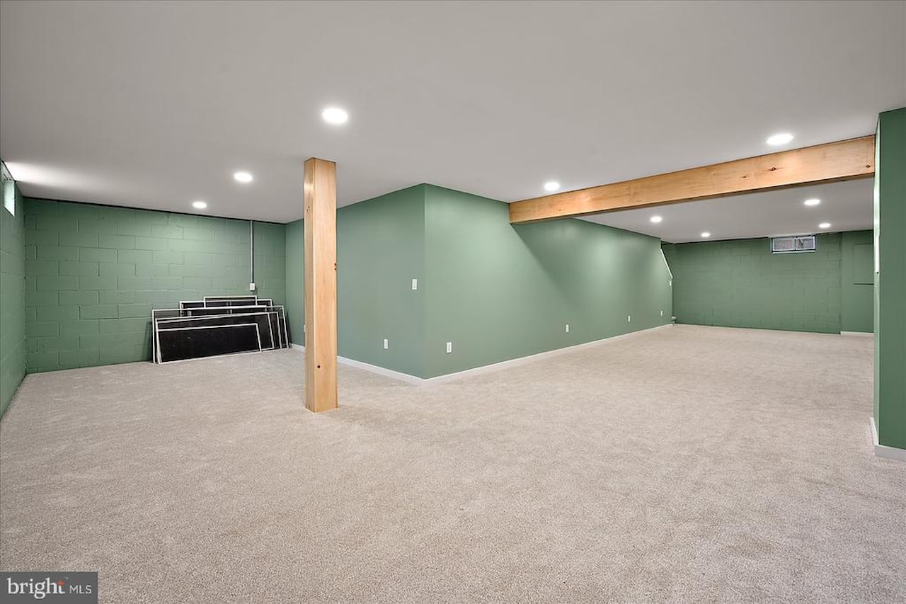  Real Estate for Sale - 100 Esham Ave in Berlin Photo 38
