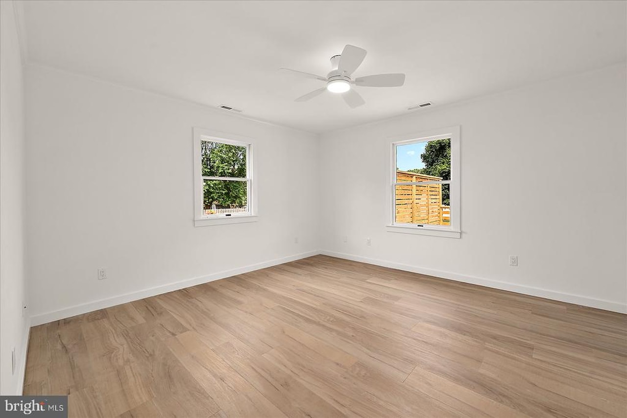  Real Estate for Sale - 100 Esham Ave in Berlin Photo 21