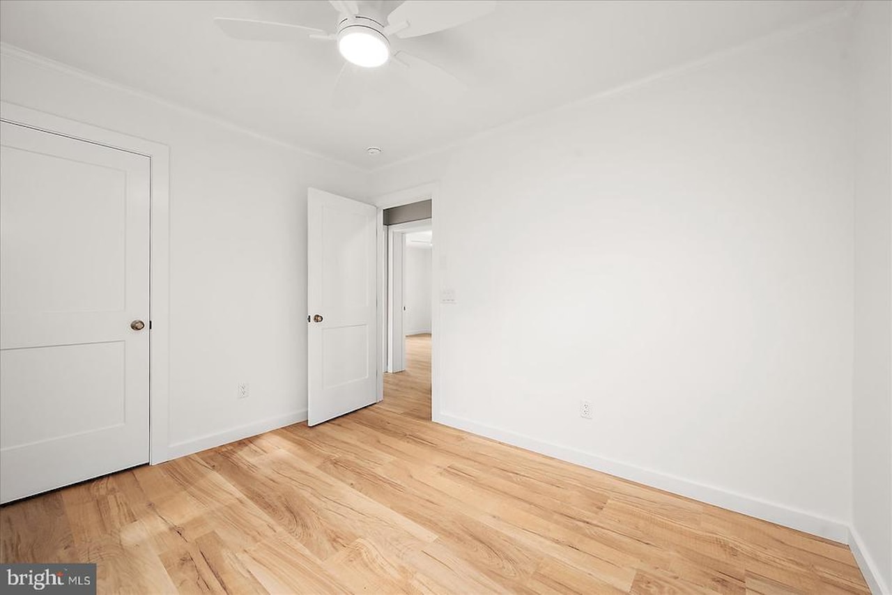  Real Estate for Sale - 100 Esham Ave in Berlin Photo 33