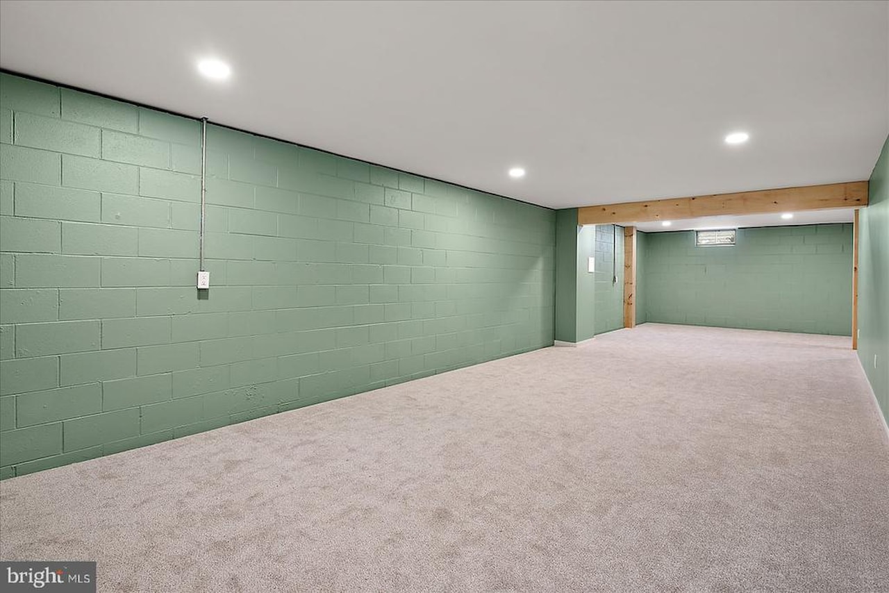  Real Estate for Sale - 100 Esham Ave in Berlin Photo 36