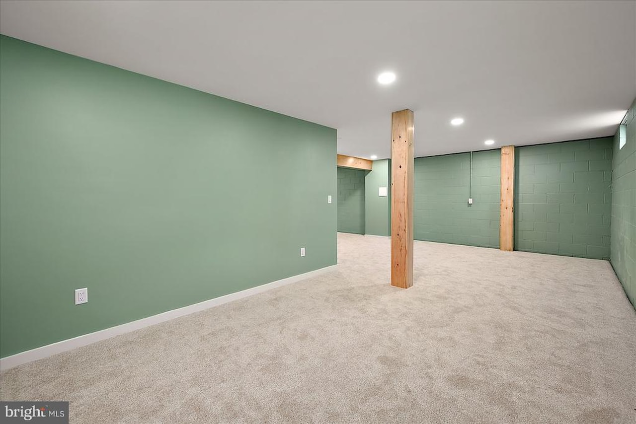  Real Estate for Sale - 100 Esham Ave in Berlin Photo 39