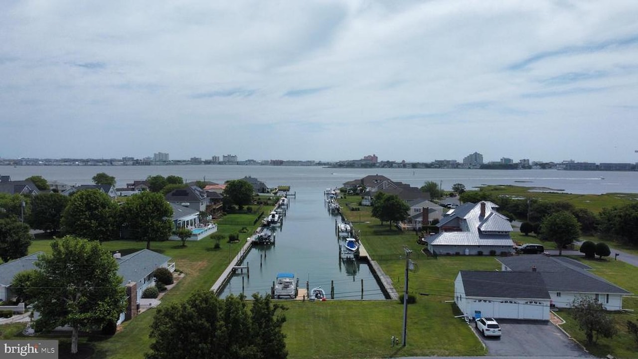  Real Estate for Sale - 12944 Shoal Dr in Ocean City Photo 5