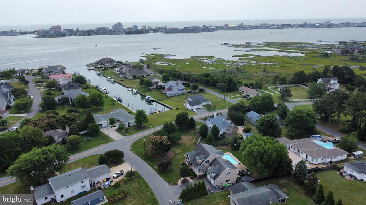  Real Estate for Sale - 12944 Shoal Dr in Ocean City Photo 4