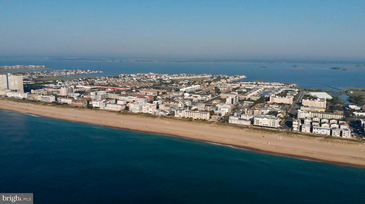Cara Mar Real Estate for Sale - 12305 Wight St #102 in Ocean City Photo 11