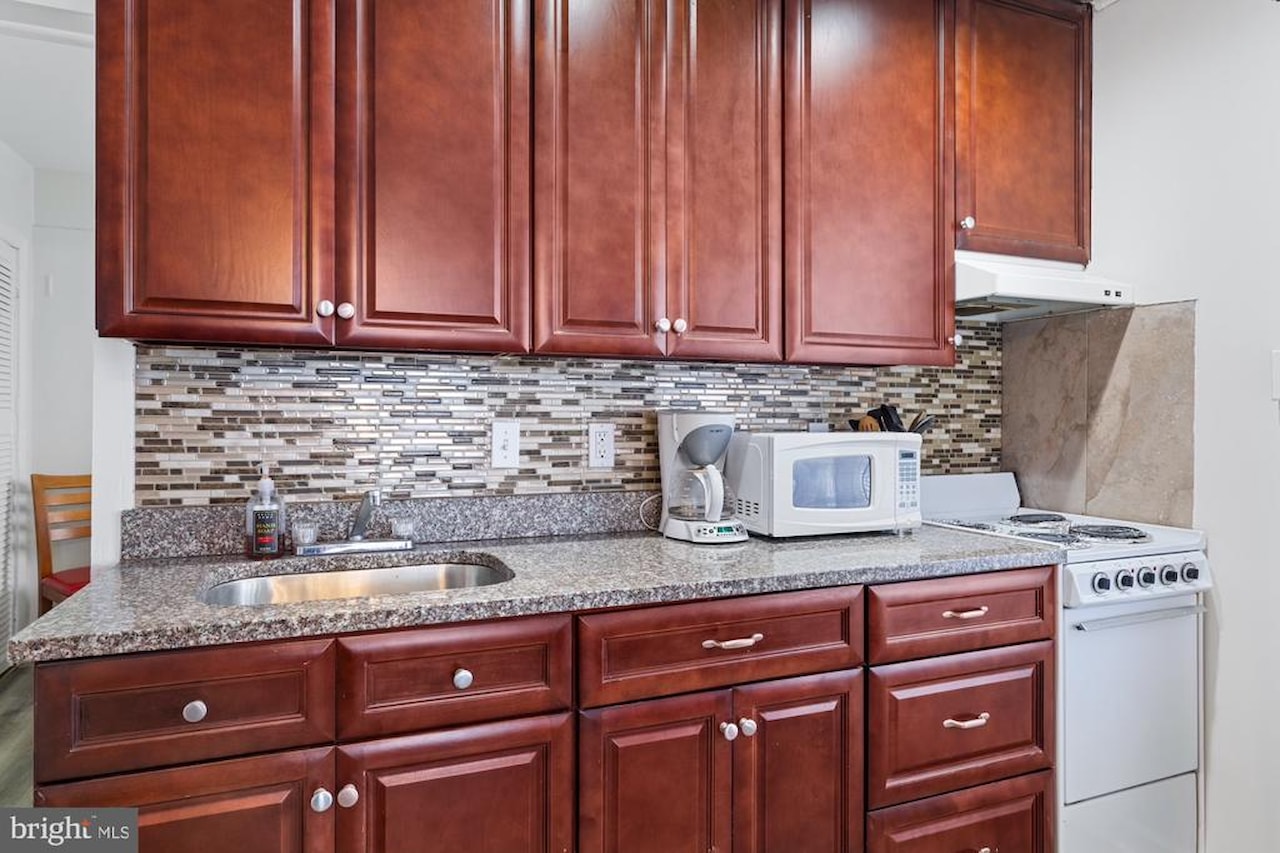  Real Estate for Sale - 802 Saint Louis Ave in Ocean City Photo 6