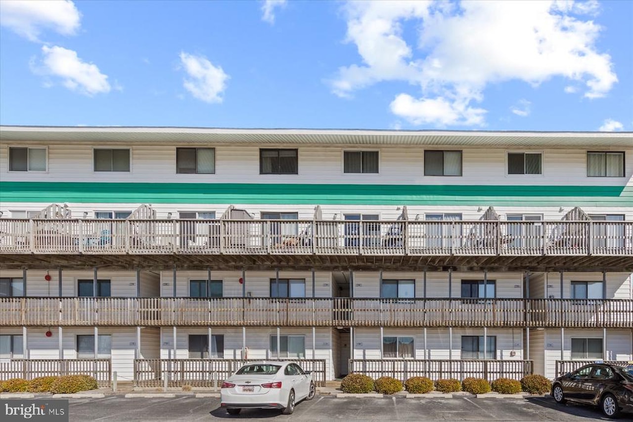 Raffles Real Estate for Sale - 104 127th St #22101 in Ocean City Photo 2