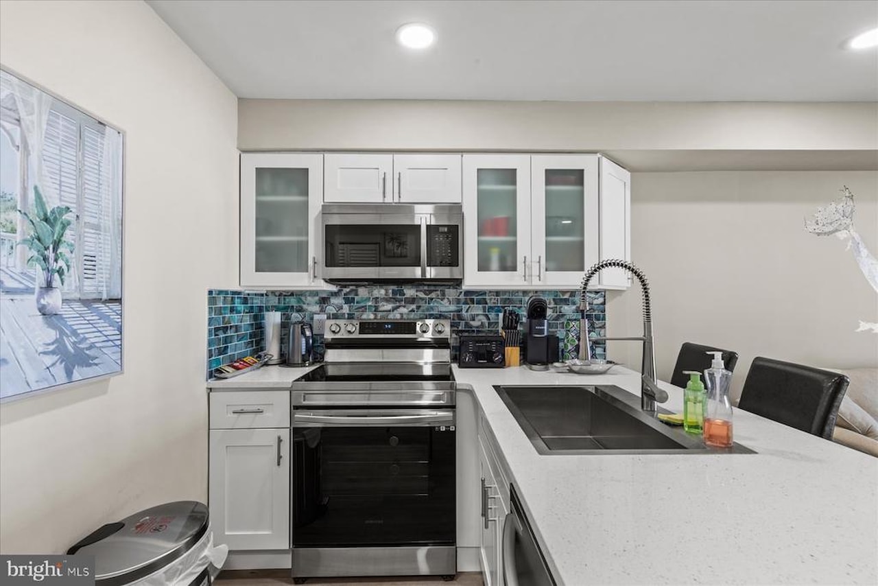 Raffles Real Estate for Sale - 104 127th St #22101 in Ocean City Photo 4