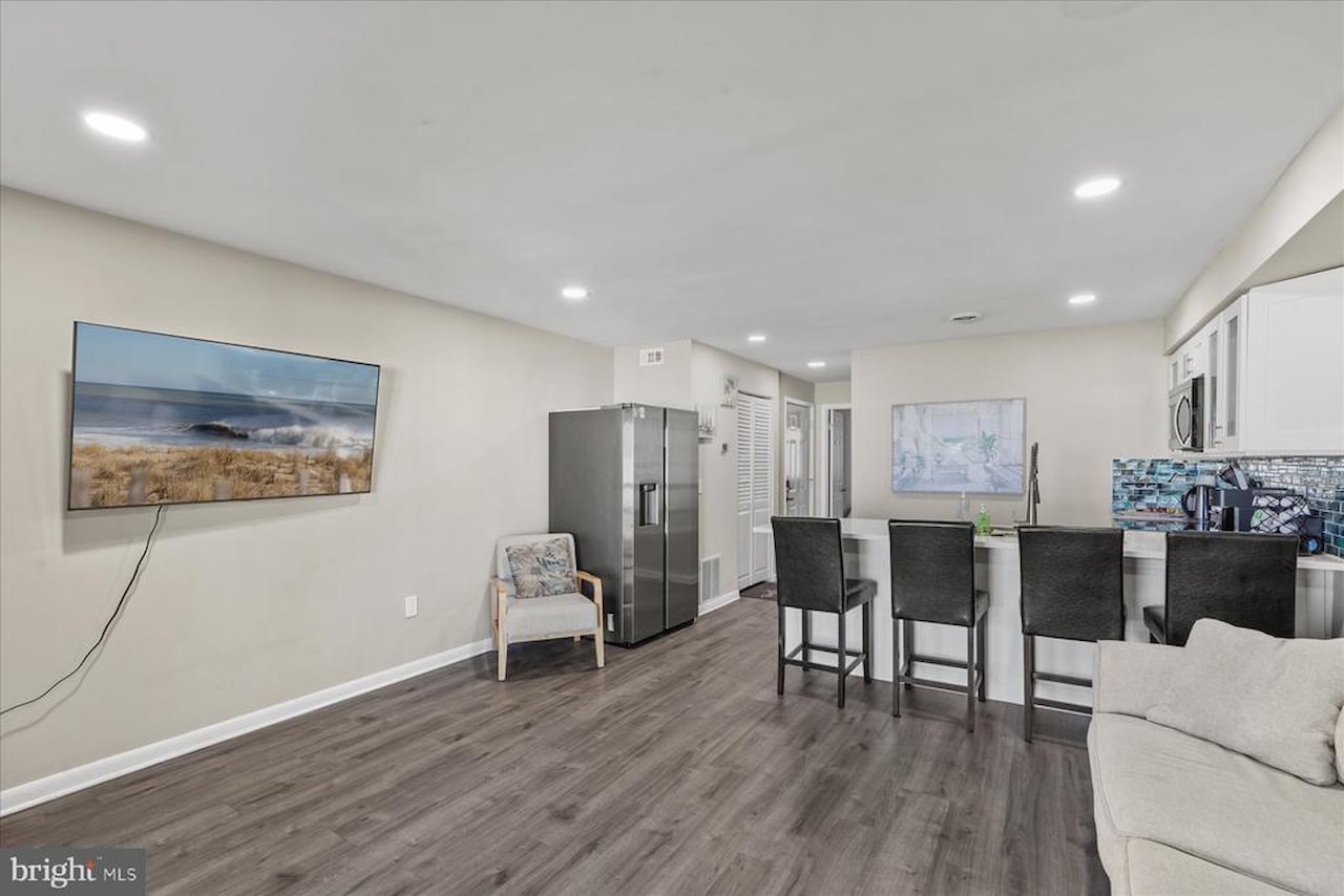 Raffles Real Estate for Sale - 104 127th St #22101 in Ocean City Photo 8