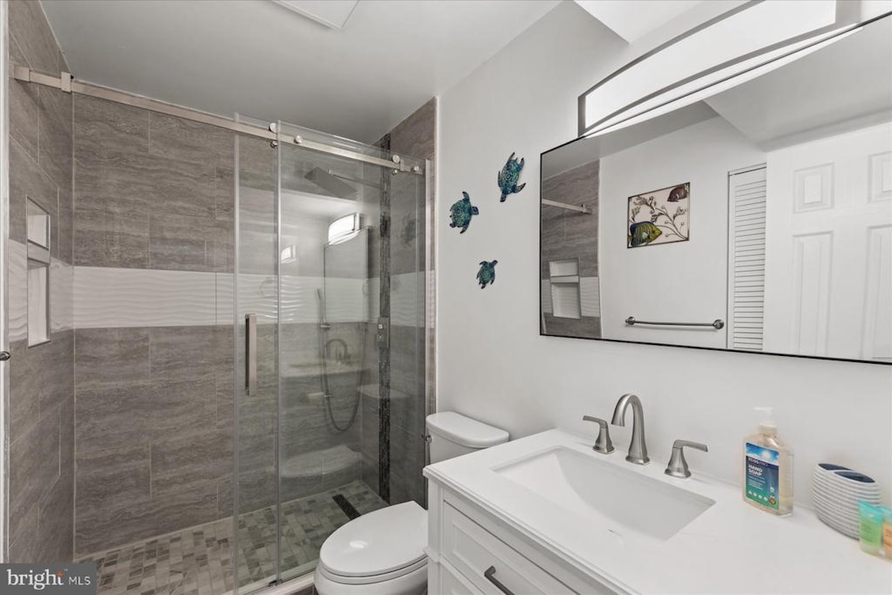 Raffles Real Estate for Sale - 104 127th St #22101 in Ocean City Photo 14
