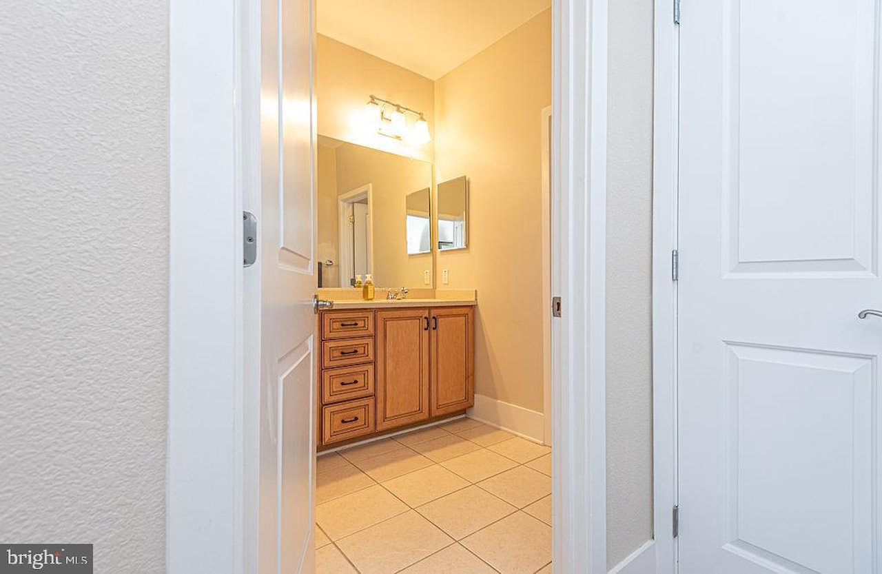  Real Estate for Sale - 11436 Maid At Arms Ln in Berlin Photo 32