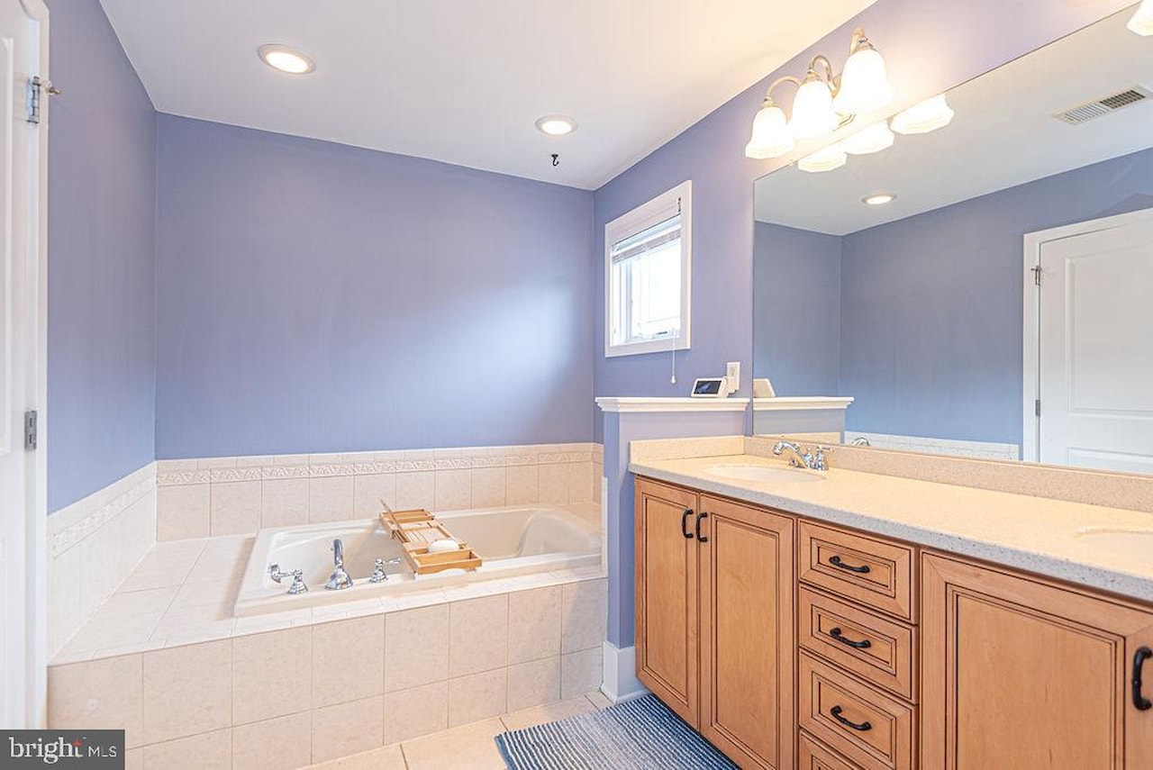  Real Estate for Sale - 11436 Maid At Arms Ln in Berlin Photo 57