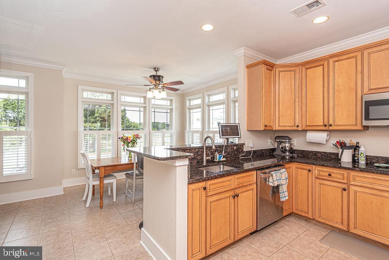  Real Estate for Sale - 11436 Maid At Arms Ln in Berlin Photo 21