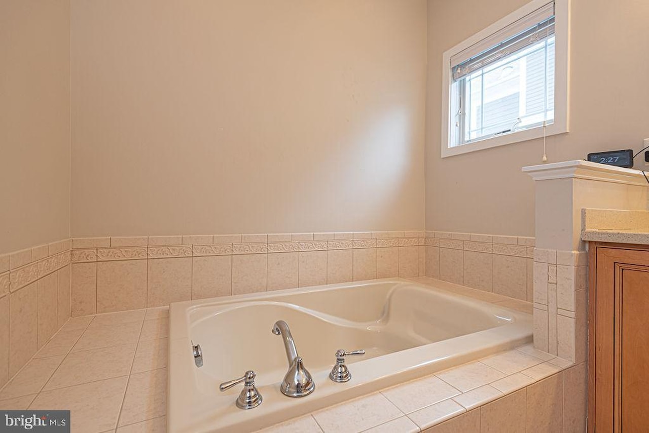 Real Estate for Sale - 11436 Maid At Arms Ln in Berlin Photo 34
