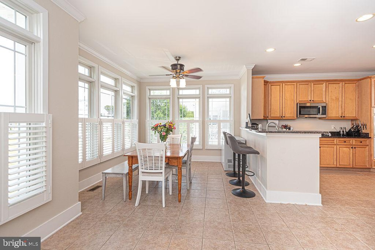  Real Estate for Sale - 11436 Maid At Arms Ln in Berlin Photo 18