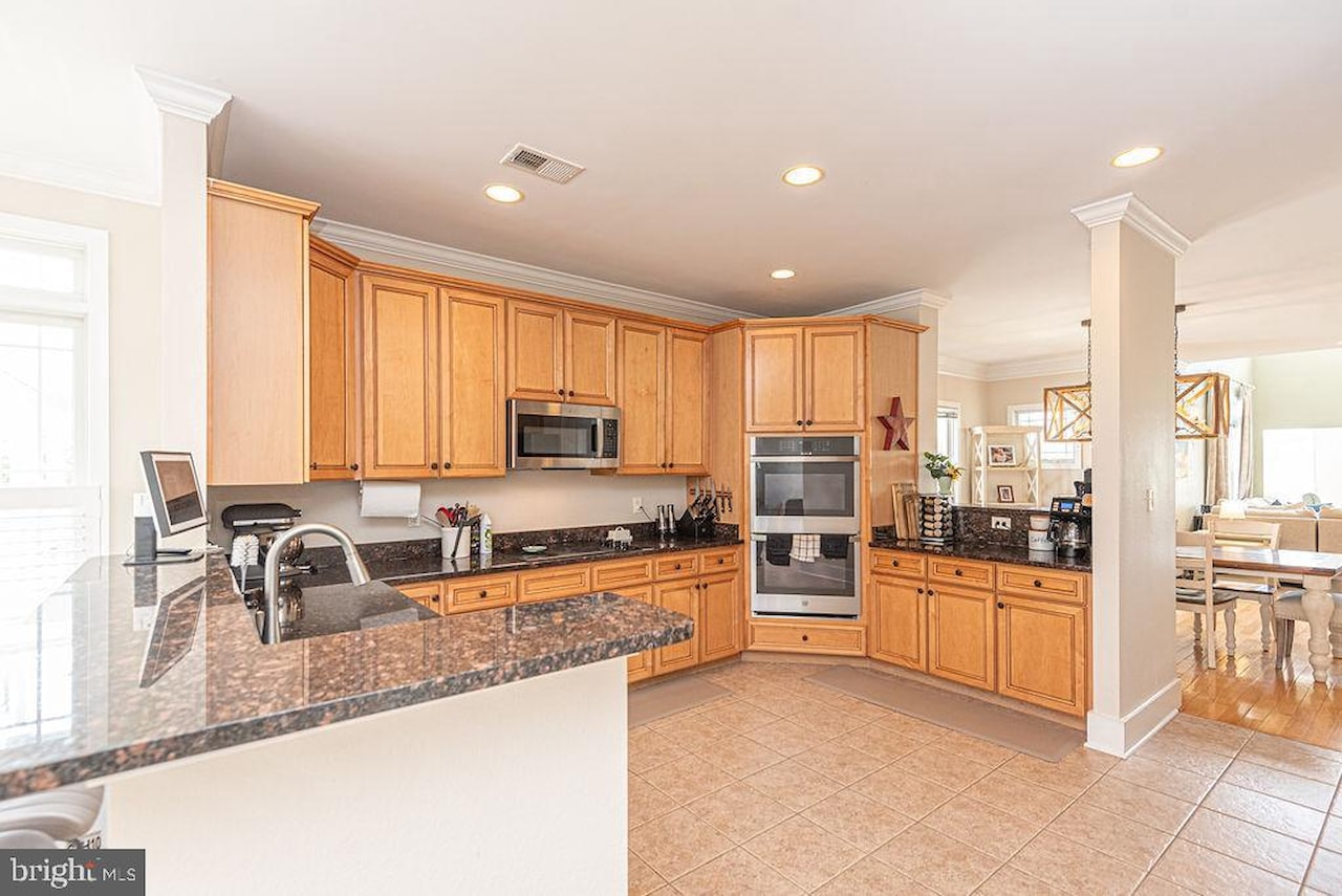  Real Estate for Sale - 11436 Maid At Arms Ln in Berlin Photo 20