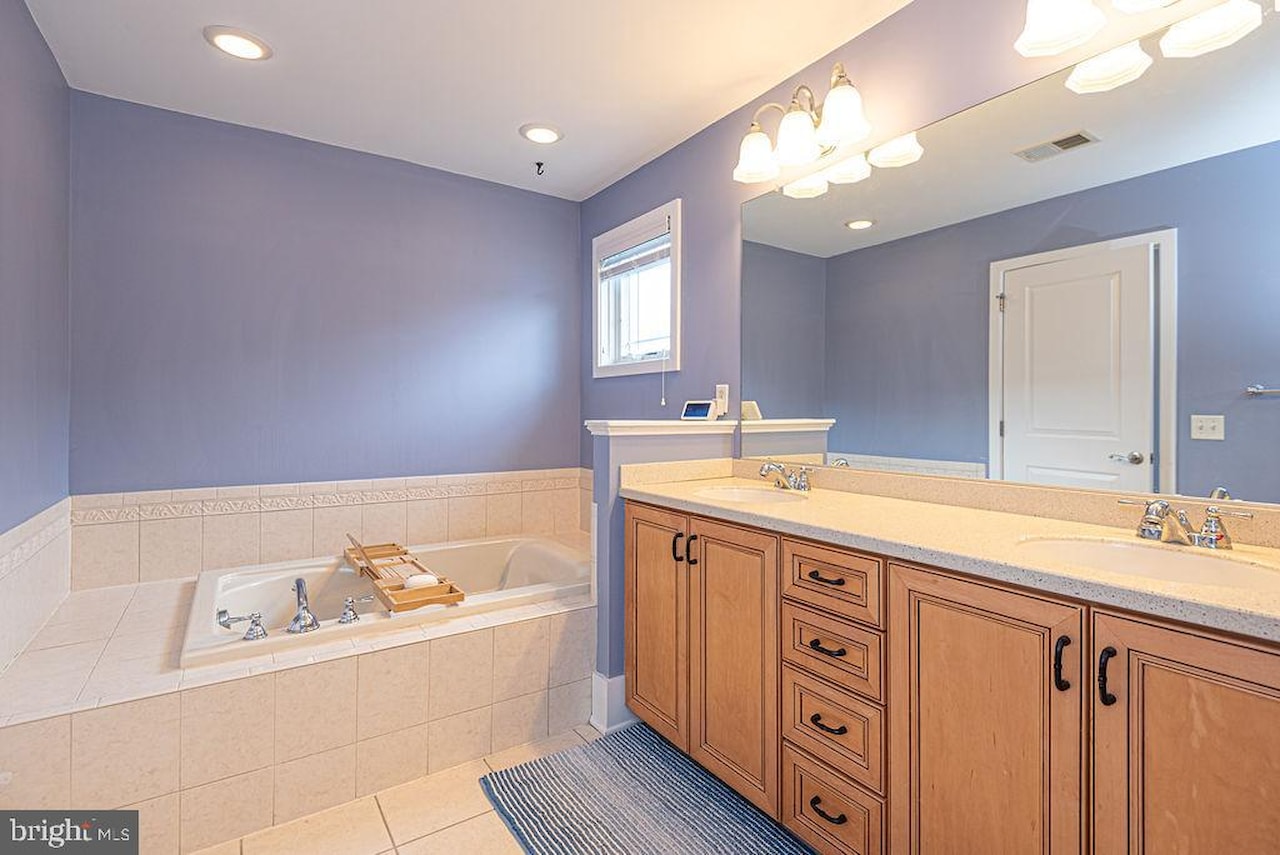  Real Estate for Sale - 11436 Maid At Arms Ln in Berlin Photo 61