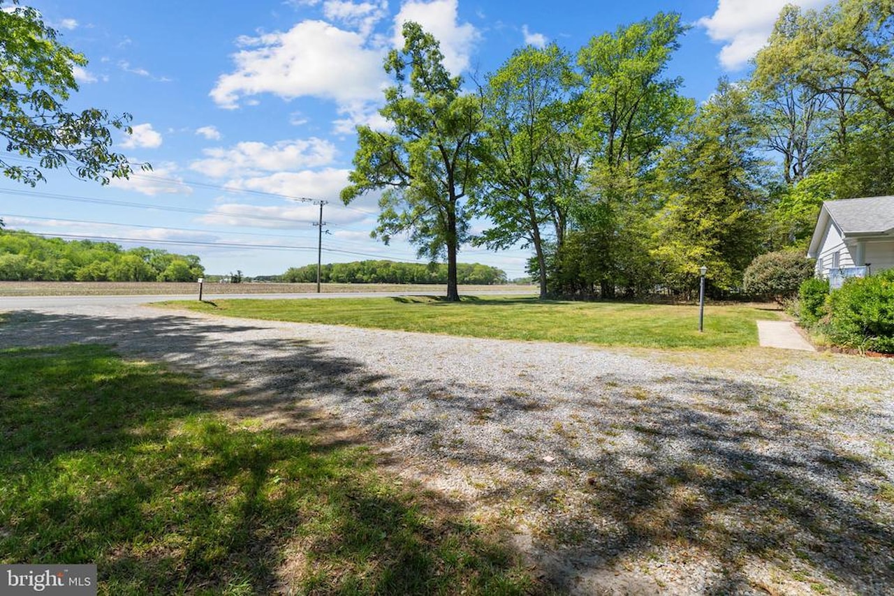  Real Estate for Sale - 33023 Vines Creek Rd in Dagsboro Photo 2
