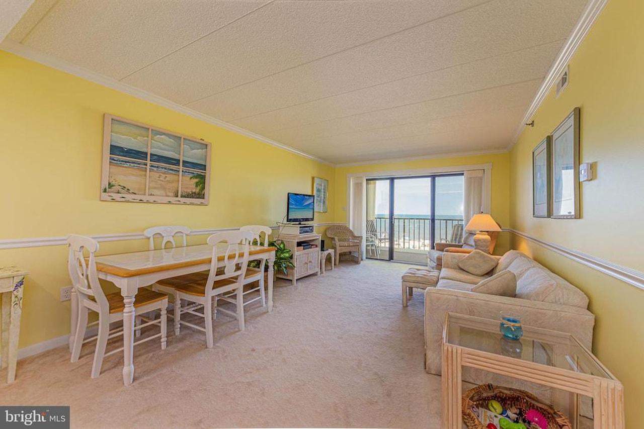 Waikiki Real Estate for Sale - 1 142nd St #203 in Ocean City Photo 3
