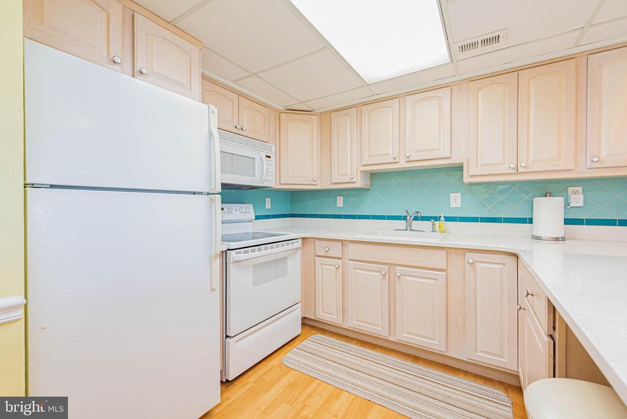 Waikiki Real Estate for Sale - 1 142nd St #203 in Ocean City Photo 11