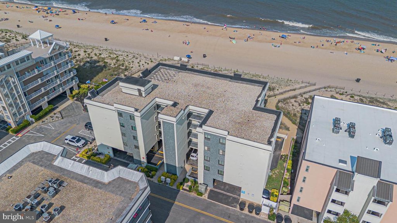 Waikiki Real Estate for Sale - 1 142nd St #203 in Ocean City Photo 2