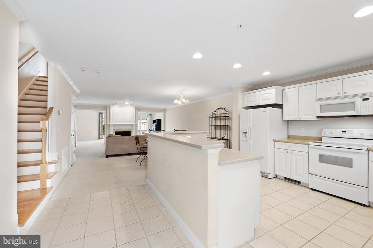 Ocean Village At Old Real Estate for Sale - 9701 Village Ln #5 in Ocean City Photo 5
