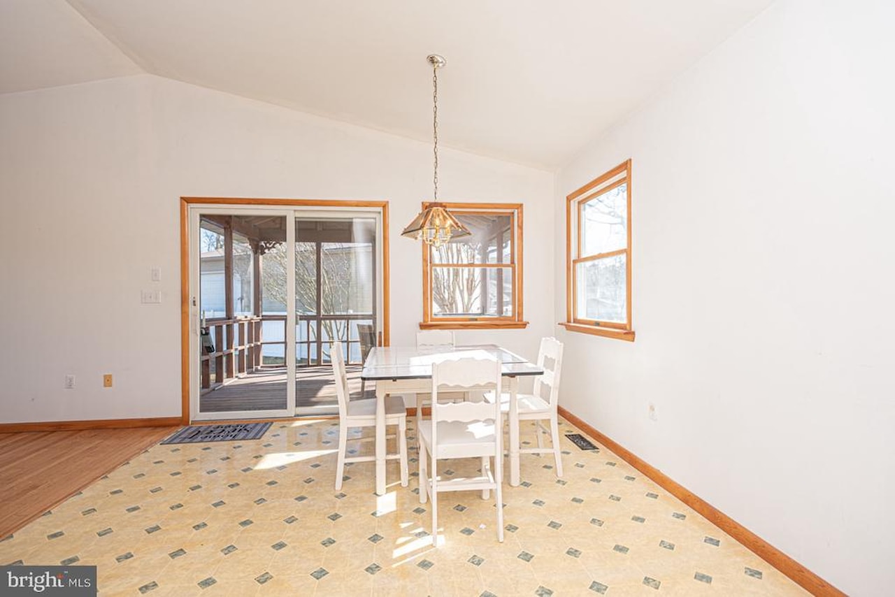  Real Estate for Sale - 10333 Tudor Rd in Ocean City Photo 8