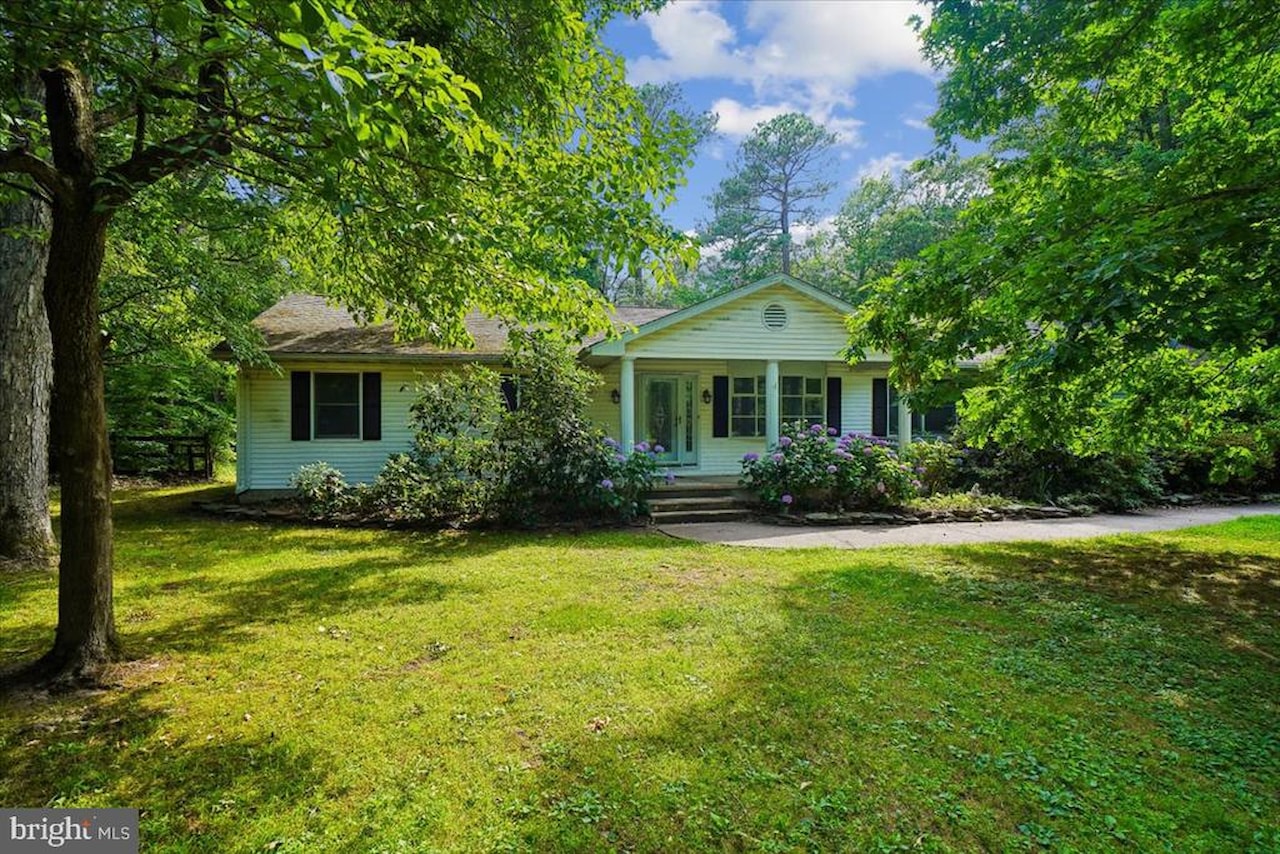  Real Estate for Sale - 10541 Shady Dr in Berlin