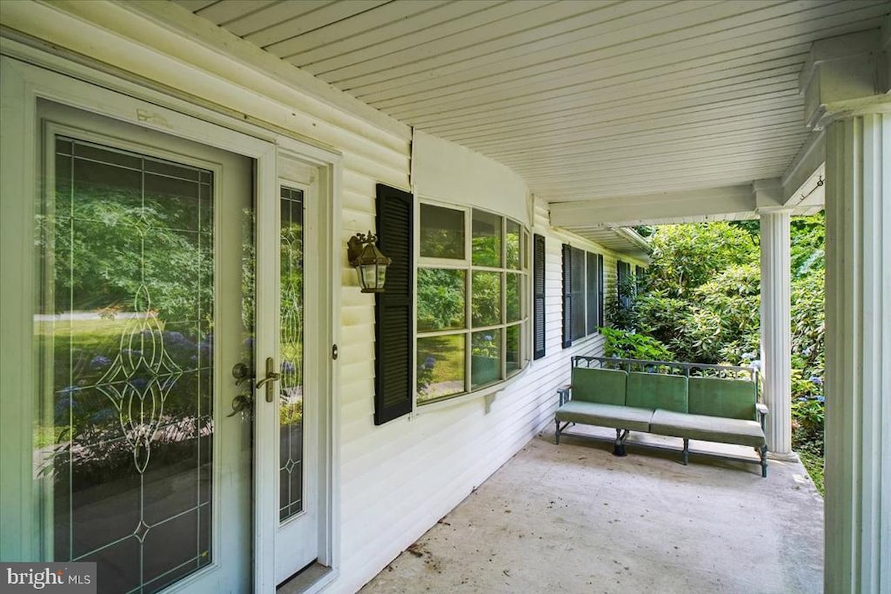  Real Estate for Sale - 10541 Shady Dr in Berlin Photo 3