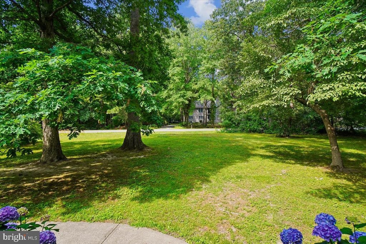  Real Estate for Sale - 10541 Shady Dr in Berlin Photo 5