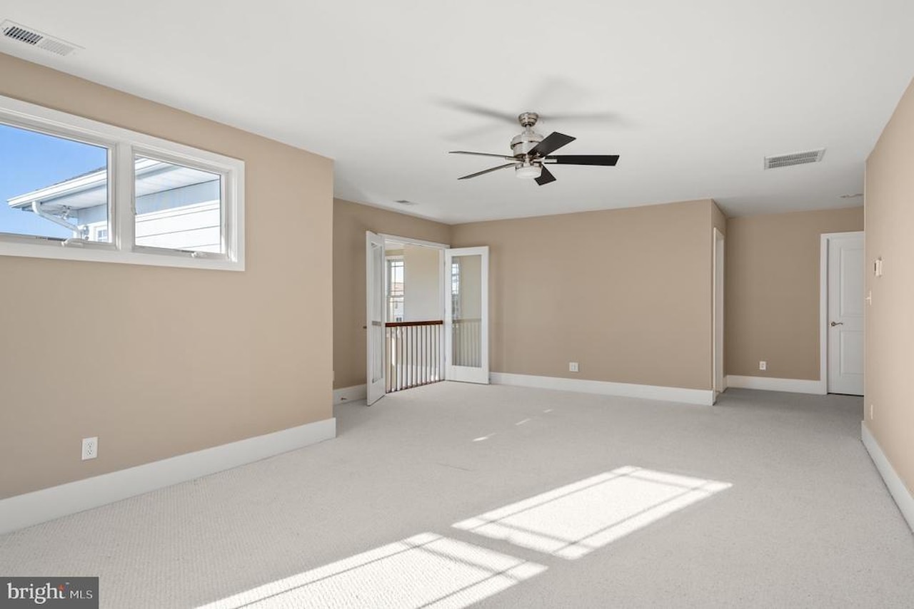 Real Estate for Sale - 11468 Maid At Arms Ln in Berlin Photo 20