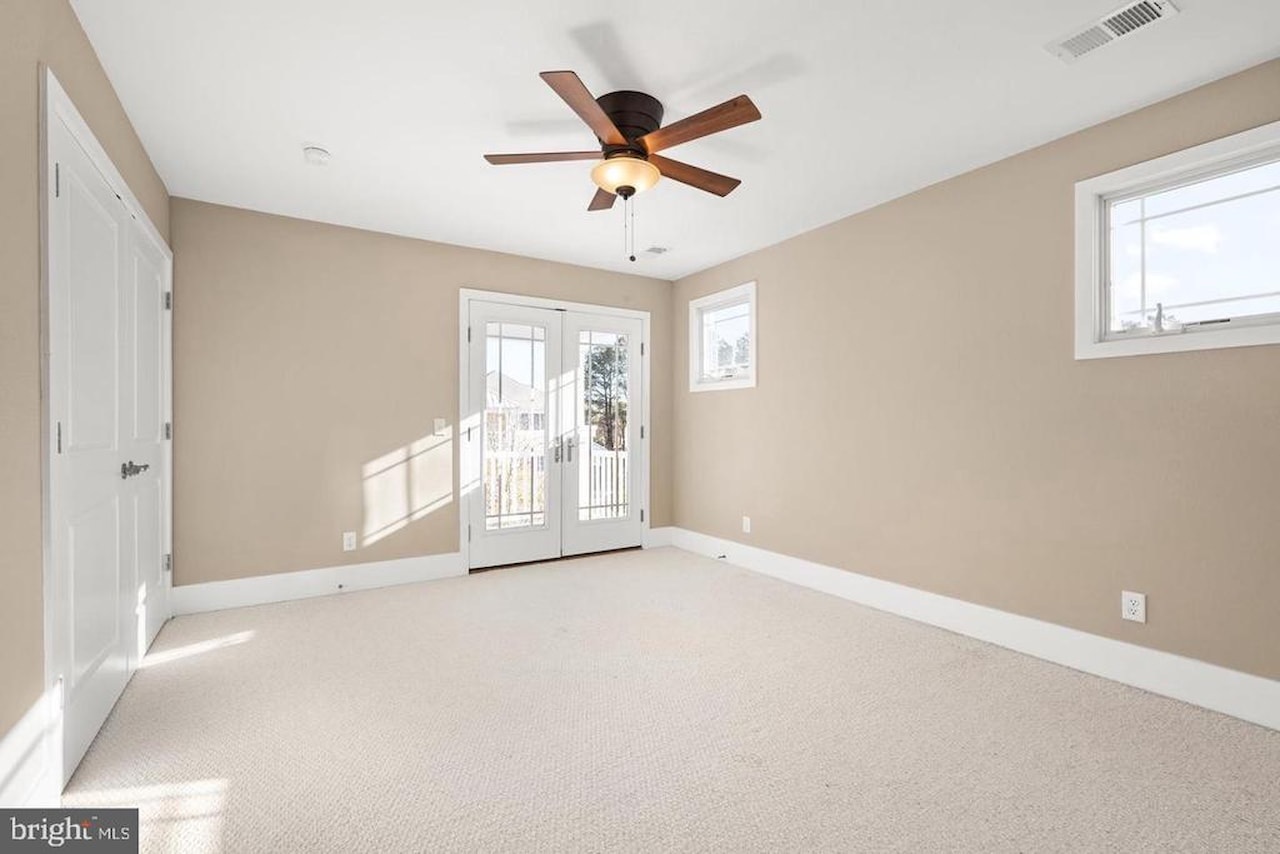  Real Estate for Sale - 11468 Maid At Arms Ln in Berlin Photo 24