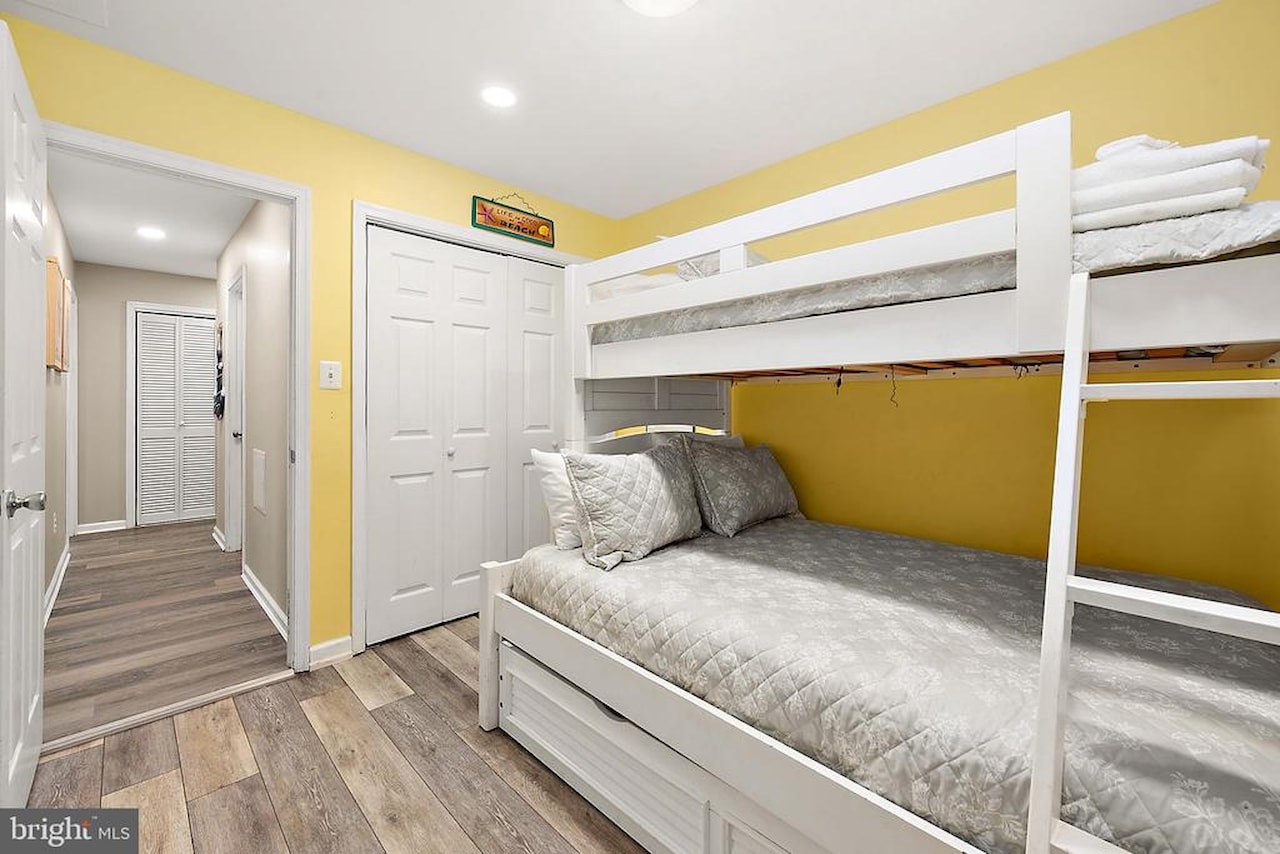 Oceanside 42 Real Estate for Sale - 15 42nd St #1W in Ocean City Photo 28