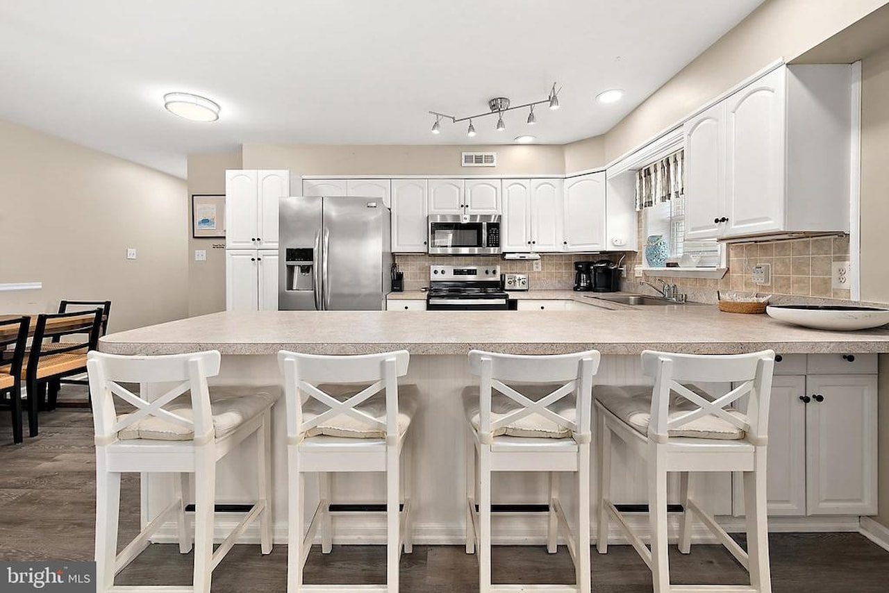 Oceanside 42 Real Estate for Sale - 15 42nd St #1W in Ocean City Photo 10