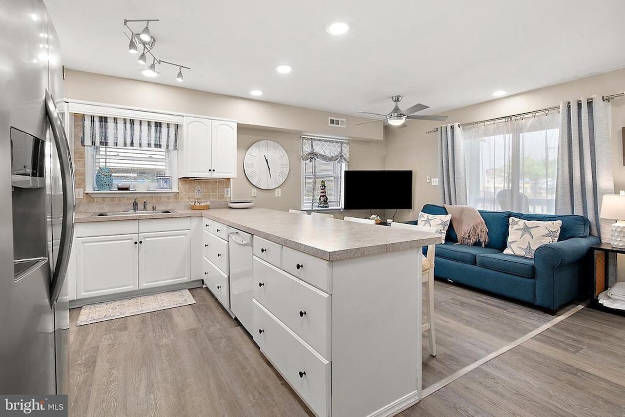 Oceanside 42 Real Estate for Sale - 15 42nd St #1W in Ocean City Photo 7