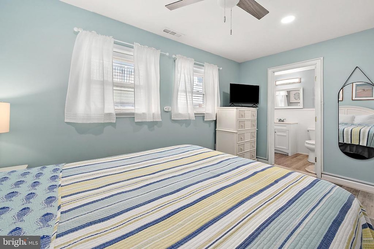 Oceanside 42 Real Estate for Sale - 15 42nd St #1W in Ocean City Photo 18