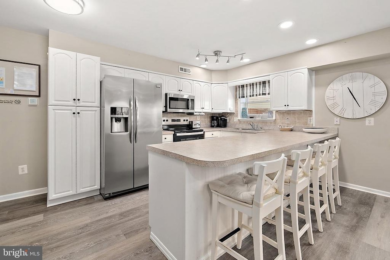 Oceanside 42 Real Estate for Sale - 15 42nd St #1W in Ocean City Photo 11