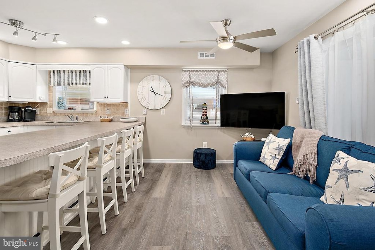 Oceanside 42 Real Estate for Sale - 15 42nd St #1W in Ocean City Photo 8