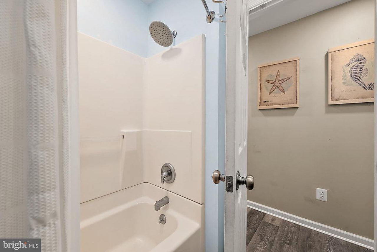 Oceanside 42 Real Estate for Sale - 15 42nd St #1W in Ocean City Photo 26