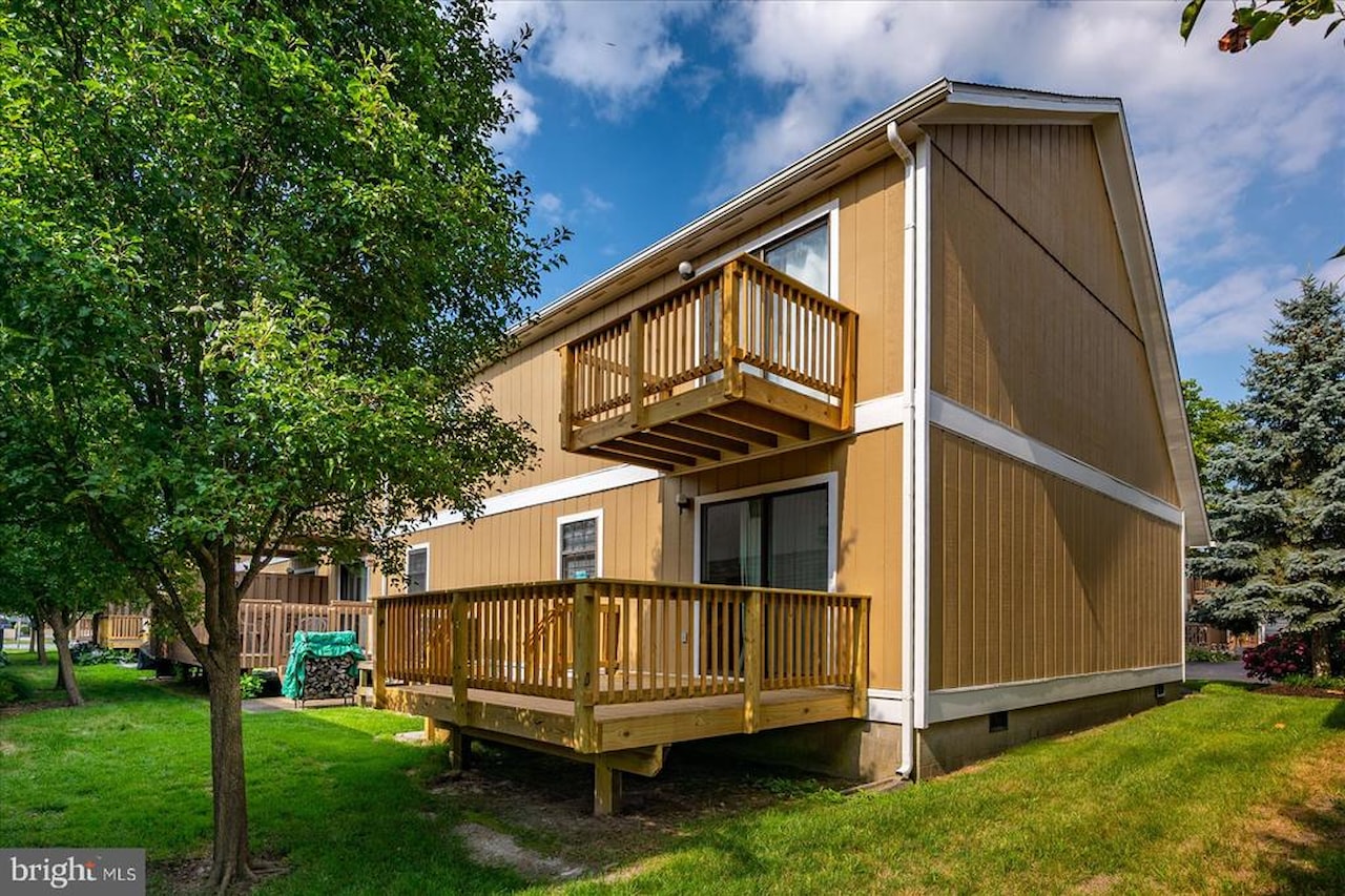 Marlin Cove Real Estate for Sale - 106 120th St #406 in Ocean City Photo 3