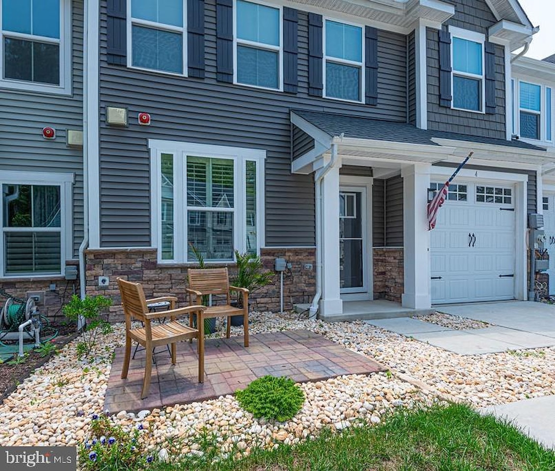  Real Estate for Sale - 11029 Augusta Ln #4 in Berlin Photo 4