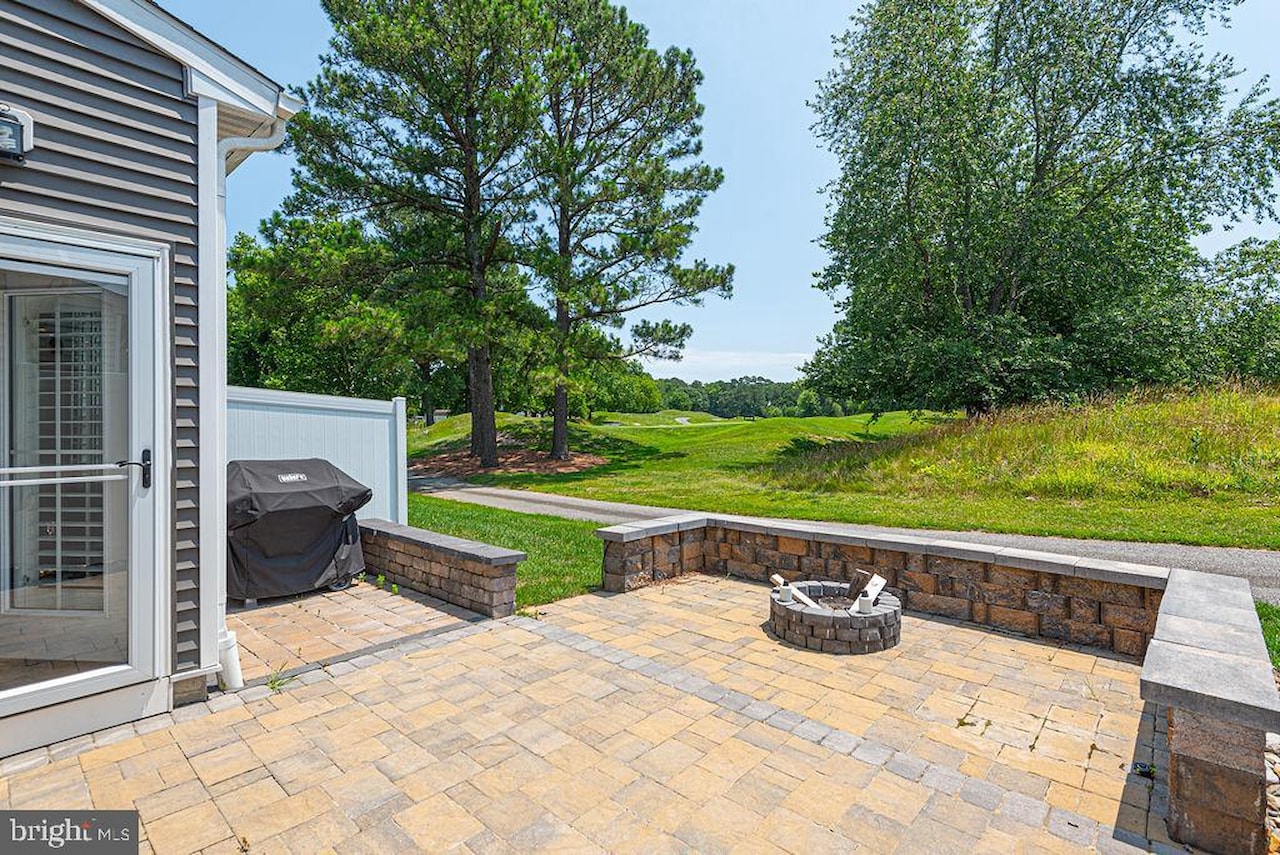  Real Estate for Sale - 11029 Augusta Ln #4 in Berlin Photo 7